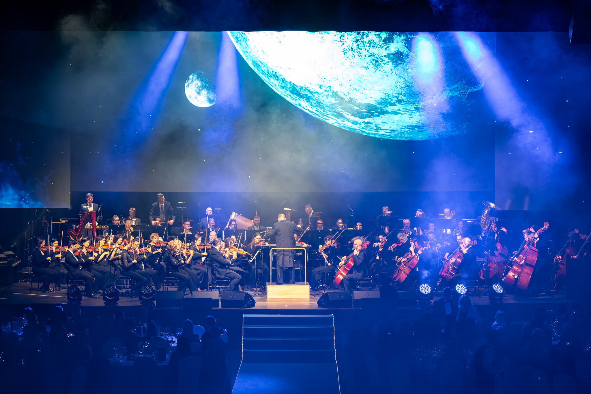 今年的舞会再次带来了难忘的时刻与出色的氛围。（摄影：András Adorján, Máté Dudás